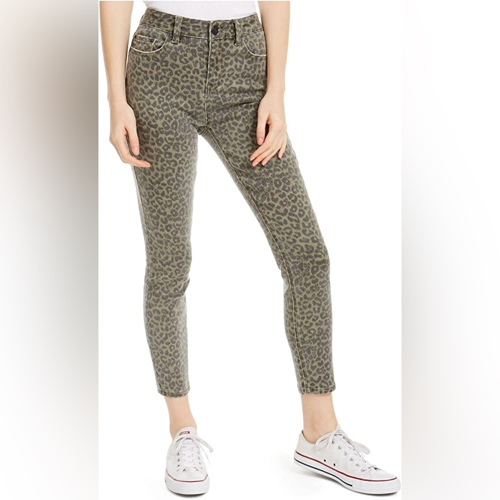 Indigo Rain cropped high rise vintage green leopard print denim. Size 27
